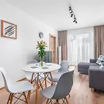 Modern Riverside With Free Parking Space