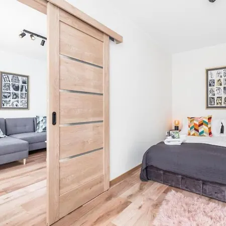 Apartment Modern Riverside With Free Parking Space