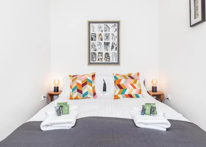 Modern Riverside With Free Parking Space Апартаменты *